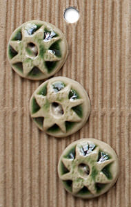 Green Star - Incomparable Buttons - L597