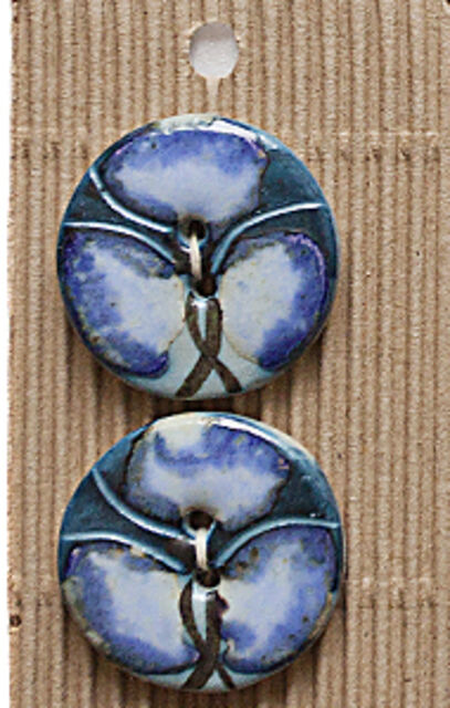 Large Oval Blue Flower Button - L295